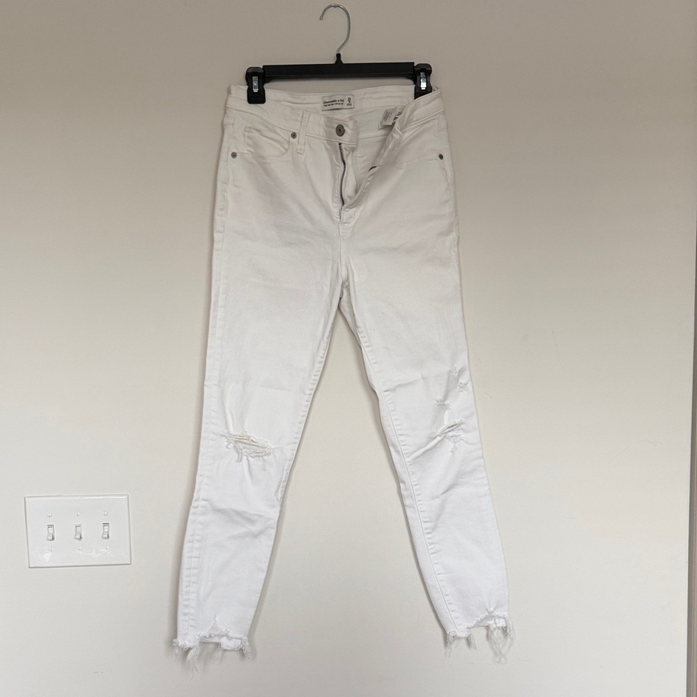 Abercrombie & Fitch Women's White Skinny Jeans